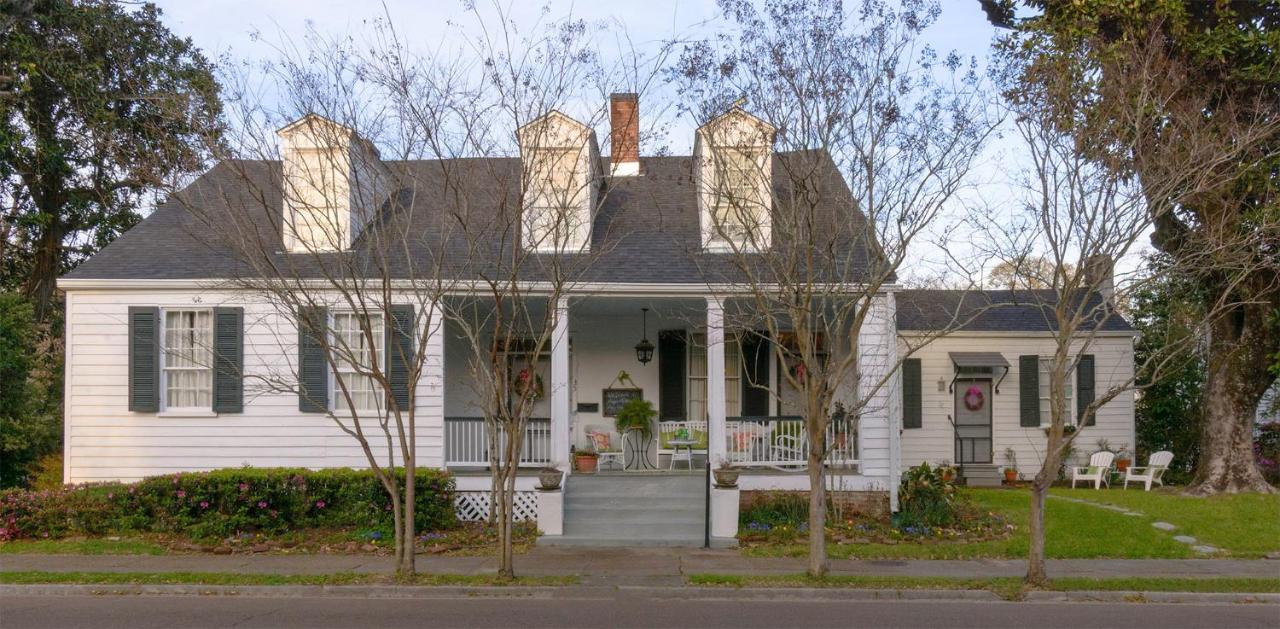  | Magnolia Cottage Bed and Breakfast