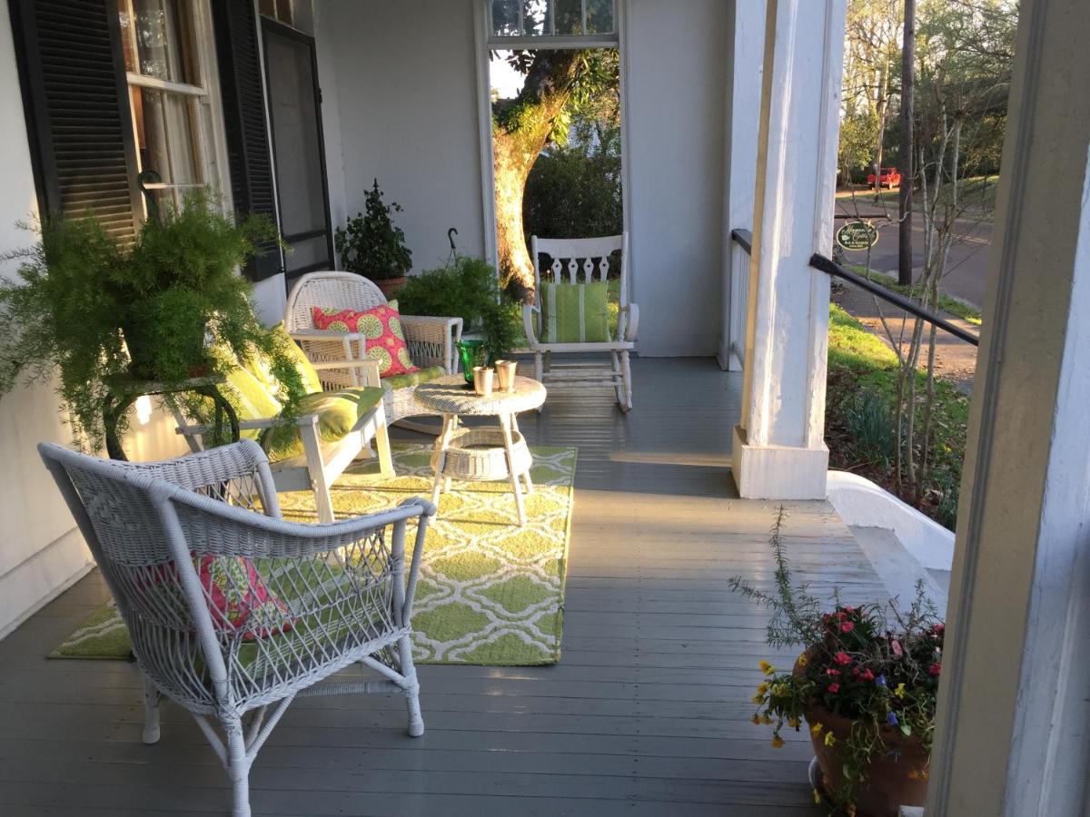  | Magnolia Cottage Bed and Breakfast
