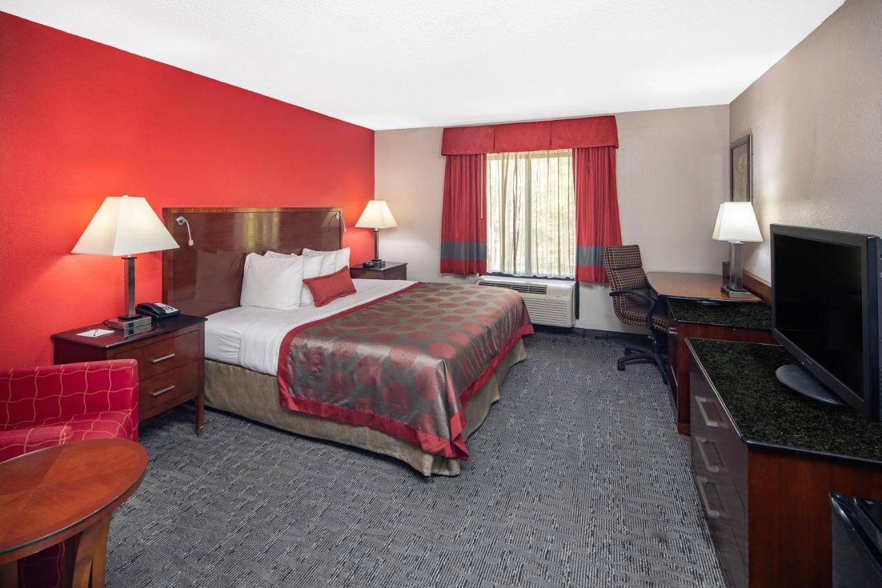 King Room - Non-Smoking at Ramada by Wyndham Alpharetta/Atlanta North