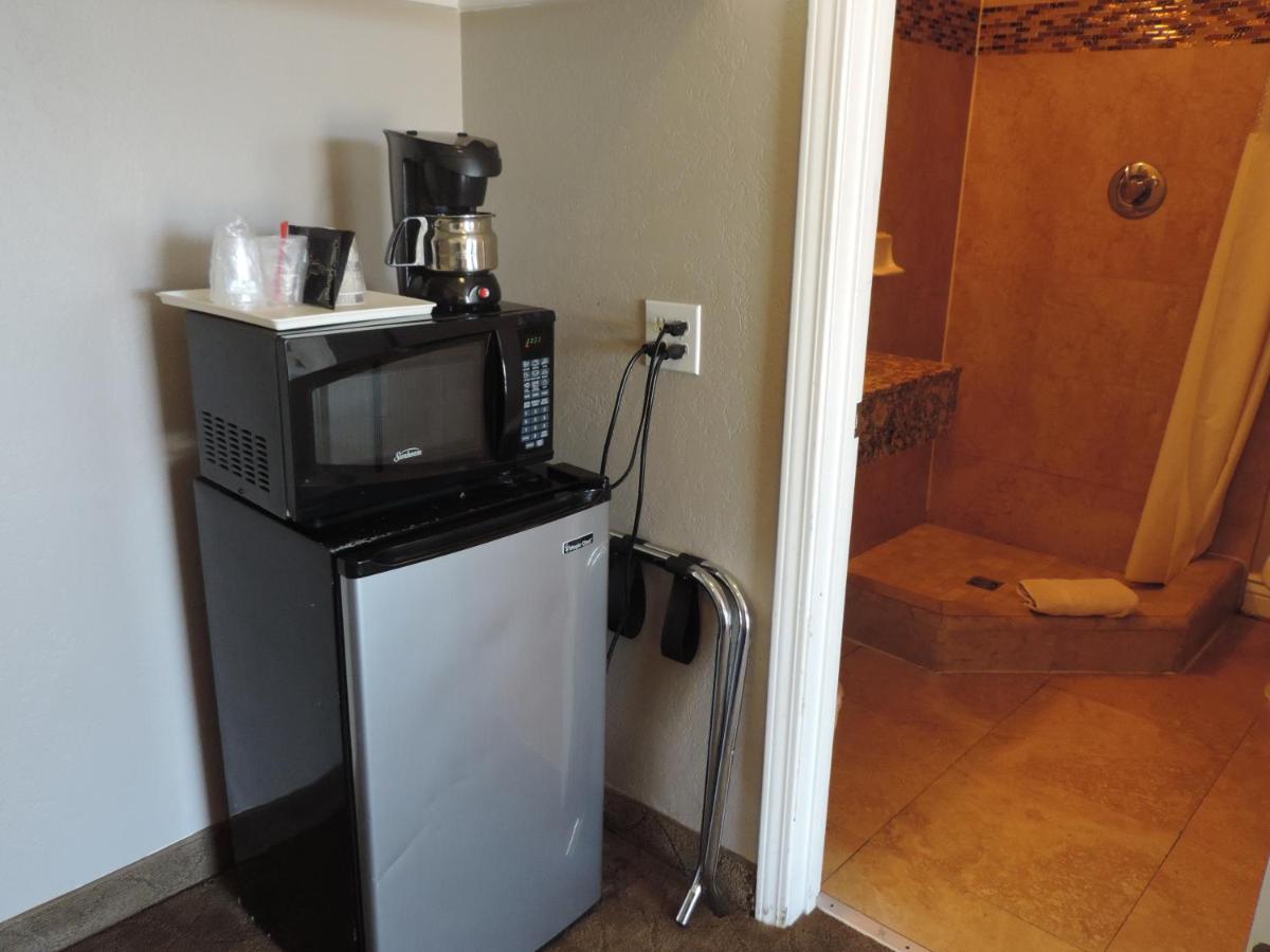 | Lotus of Lompoc - A Great Hospitality Inn