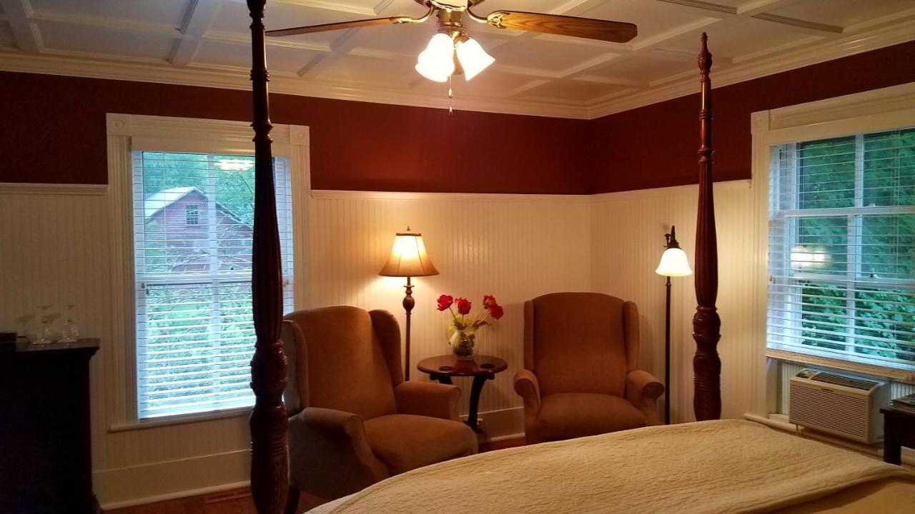 | Hummingbird Inn