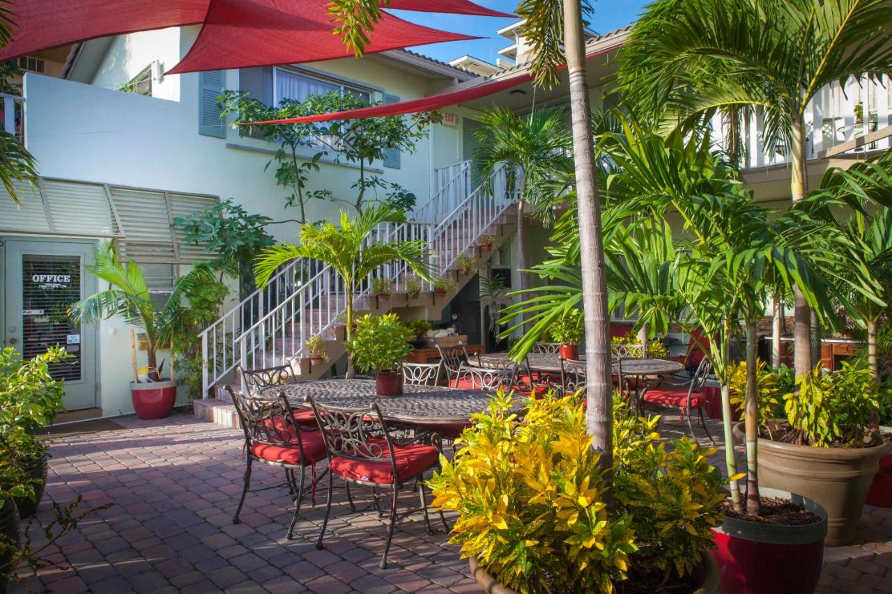 | The Big Coconut Guesthouse - Gay Men's Resort