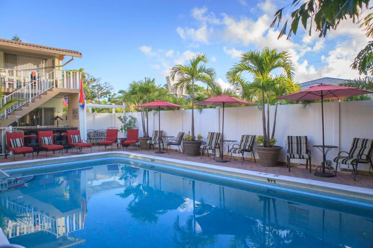 | The Big Coconut Guesthouse - Gay Men's Resort