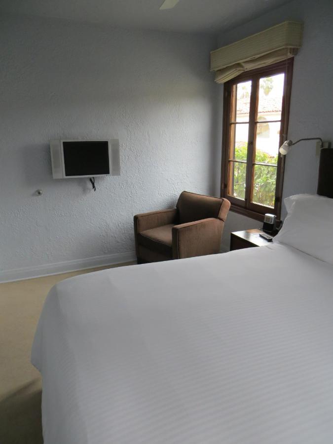 | Casa Del Mar Inn