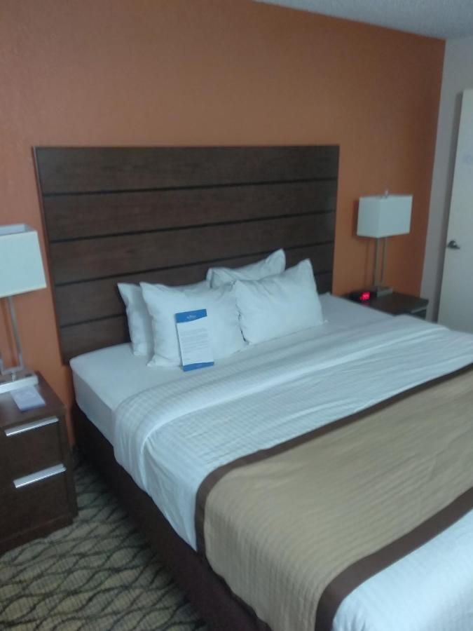 King Room - Mobility Access/Non-Smoking at Baymont by Wyndham Madison Heights Detroit Area