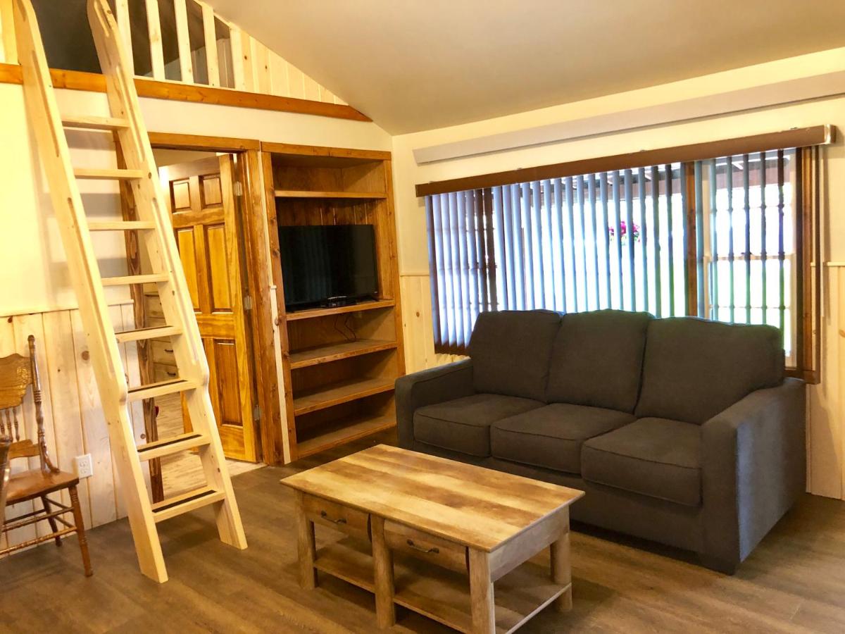Three-Bedroom Villa at Rockerville Lodge & Cabins