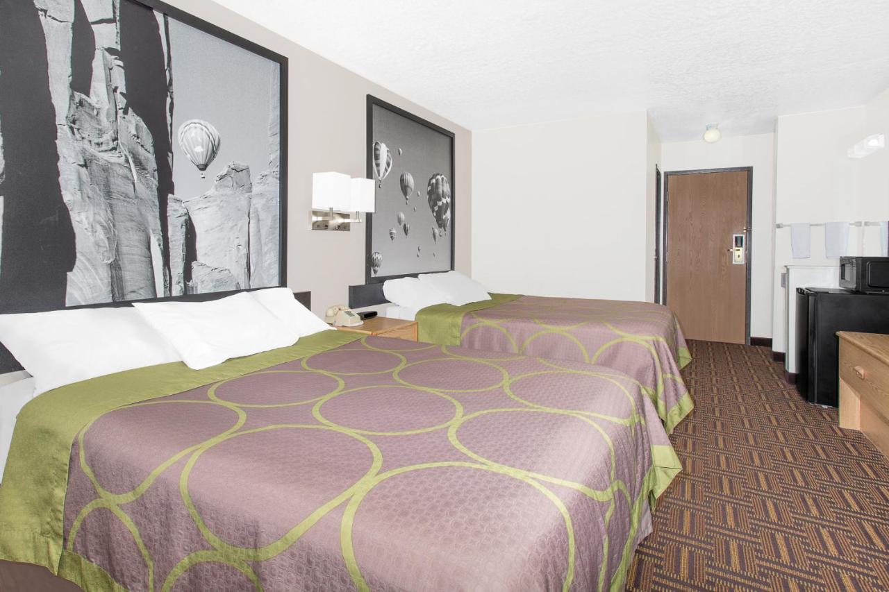 Queen Room with Two Queen Beds - Non-Smoking at Super 8 by Wyndham Bloomfield