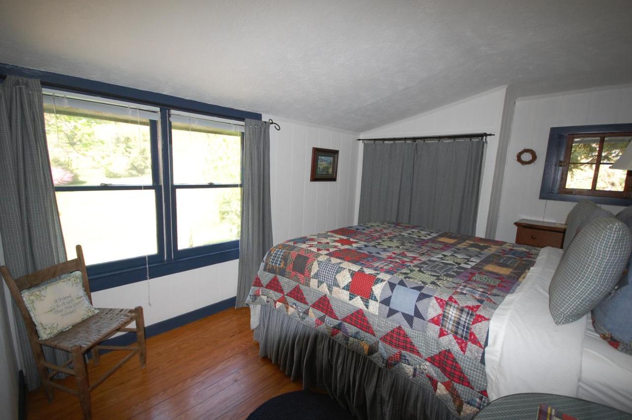 | Mountain Springs Cabins