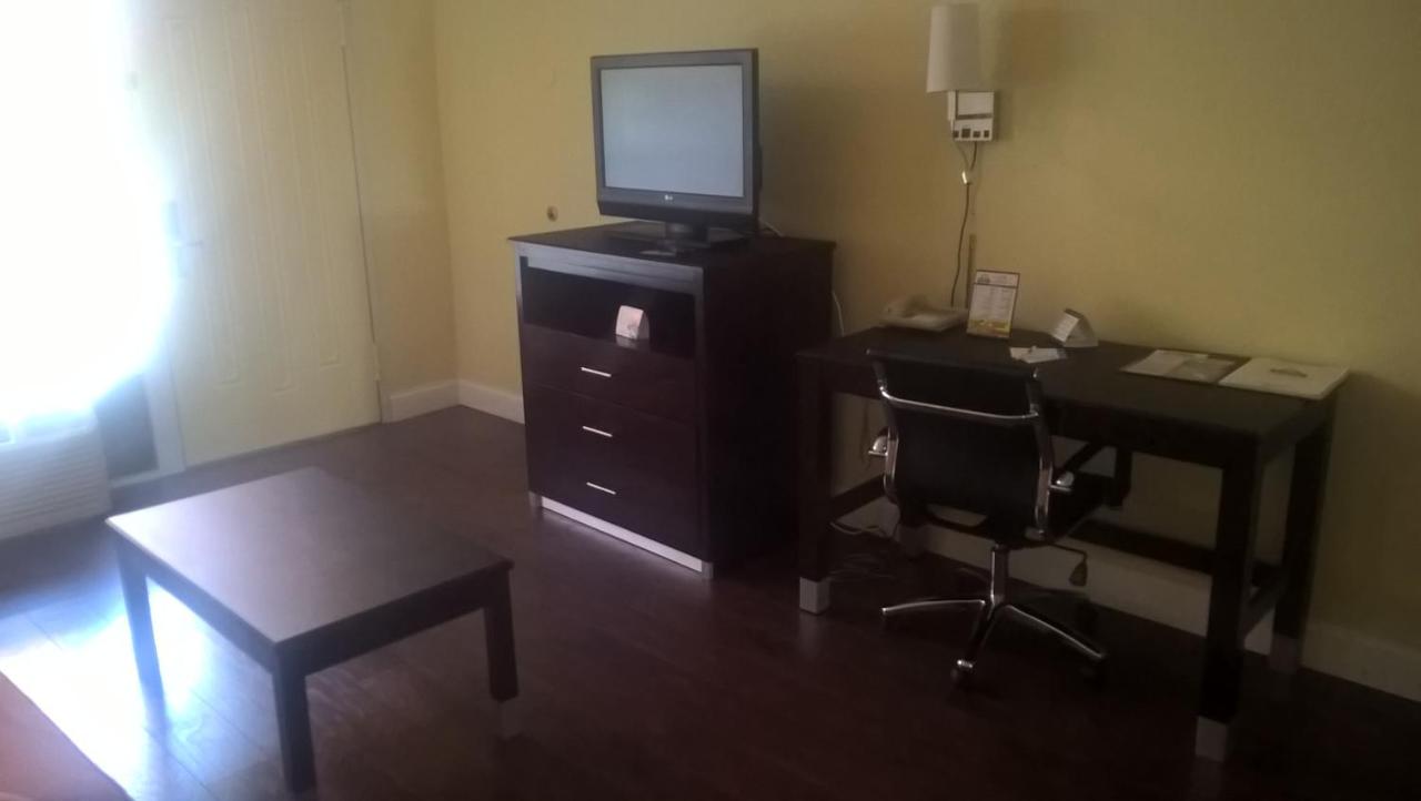 2 Queen Beds, Mobility Accessible Room, Pool Side, Non-Smoking at Days Inn & Suites by Wyndham Port Richey