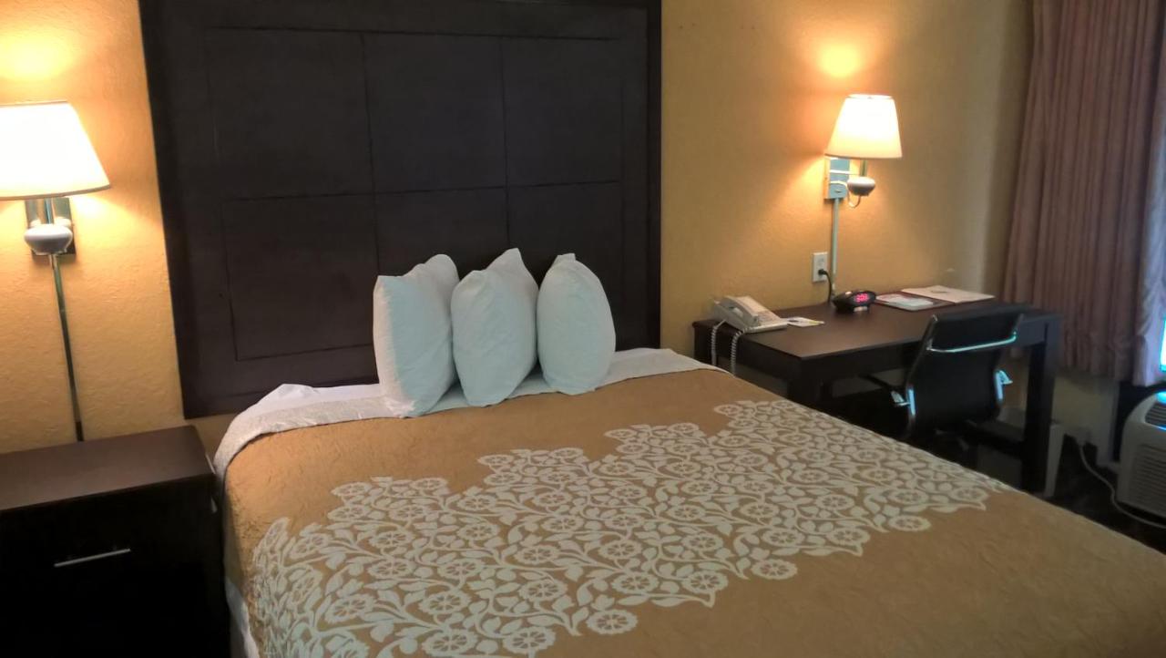 King Room - Mobility Access/Non-Smoking at Days Inn & Suites by Wyndham Port Richey