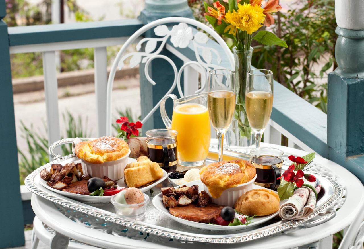 | Cliff Cottage Inn