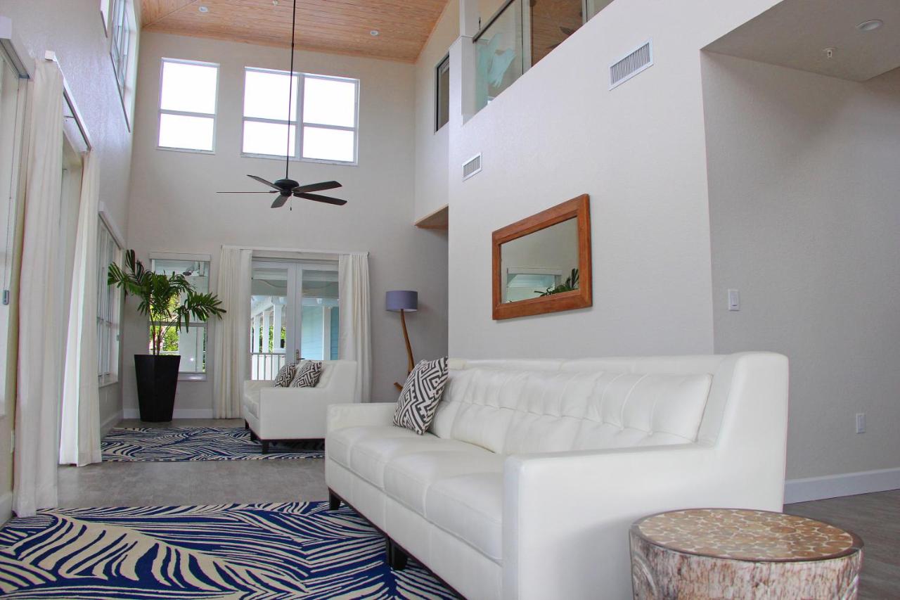 Villa - Beach Front at Dolphin Point Villas