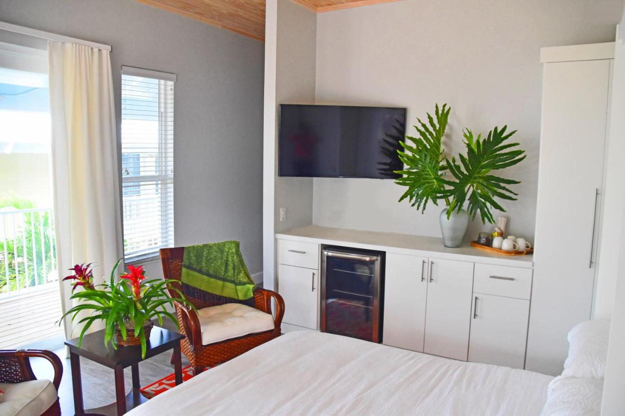 Deluxe Villa at Dolphin Point Villas