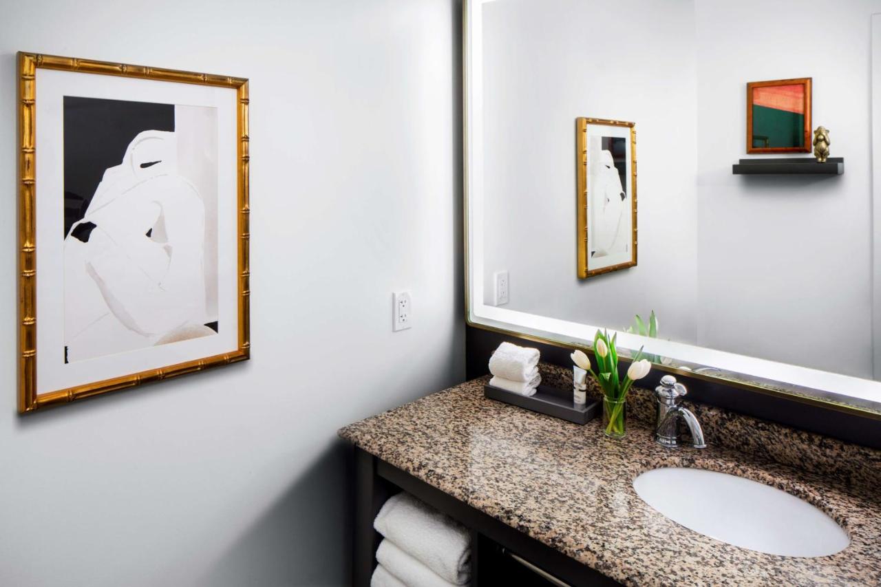 Deluxe Loft at ANDAZ SAVANNAH, BY HYATT