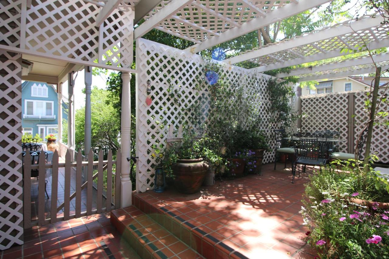 | Bradford Place Inn (California)