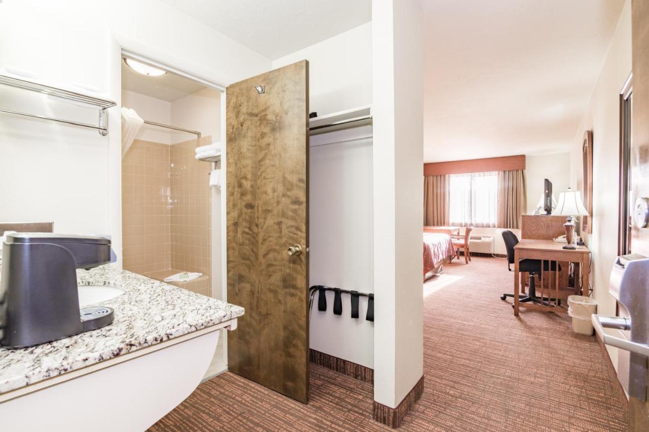  | Teton West Motel