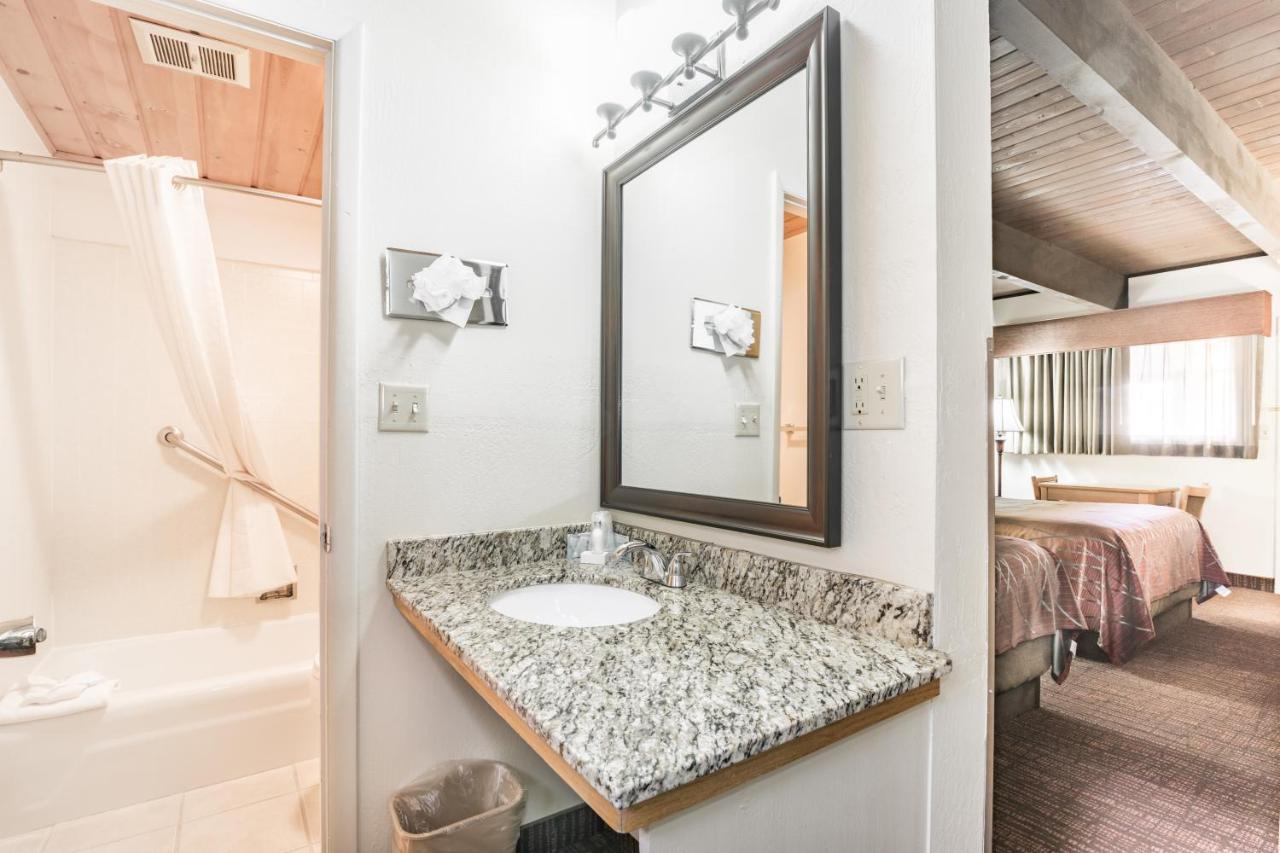  | Teton West Motel