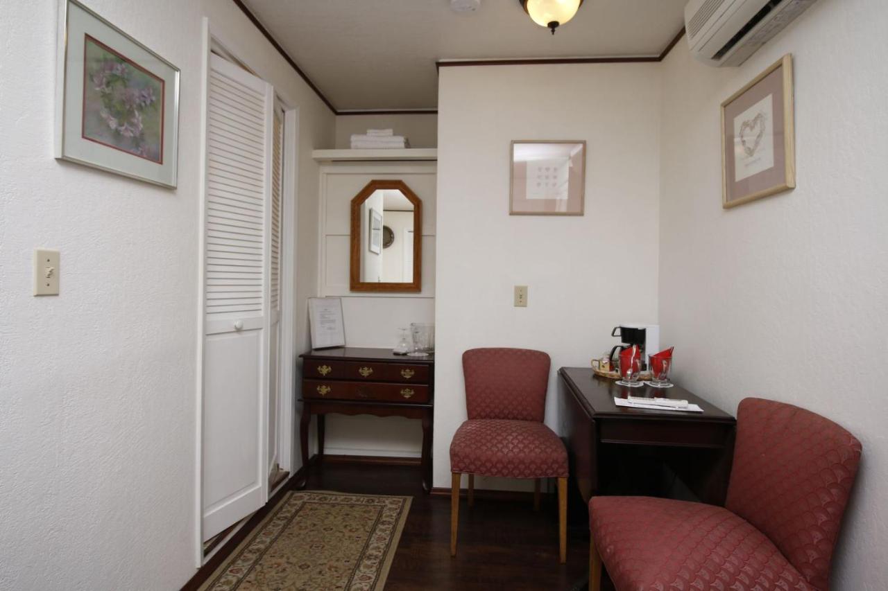 | Bradford Place Inn (California)