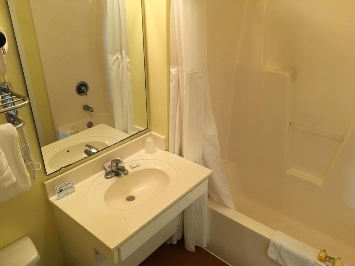  | Topsail Shores Inn