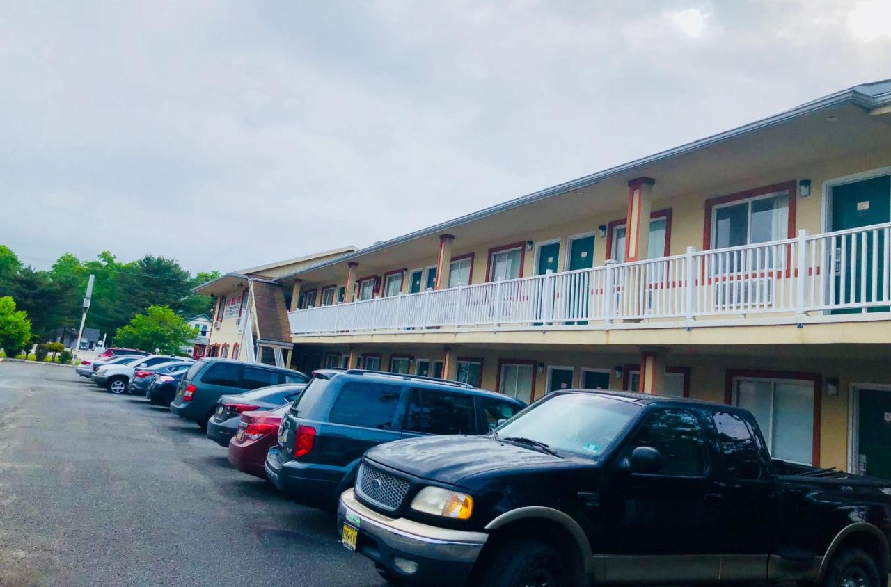 | Economy Motel