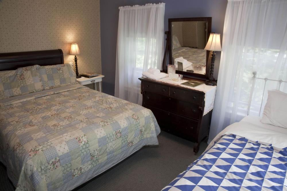 | Bartlett Inn
