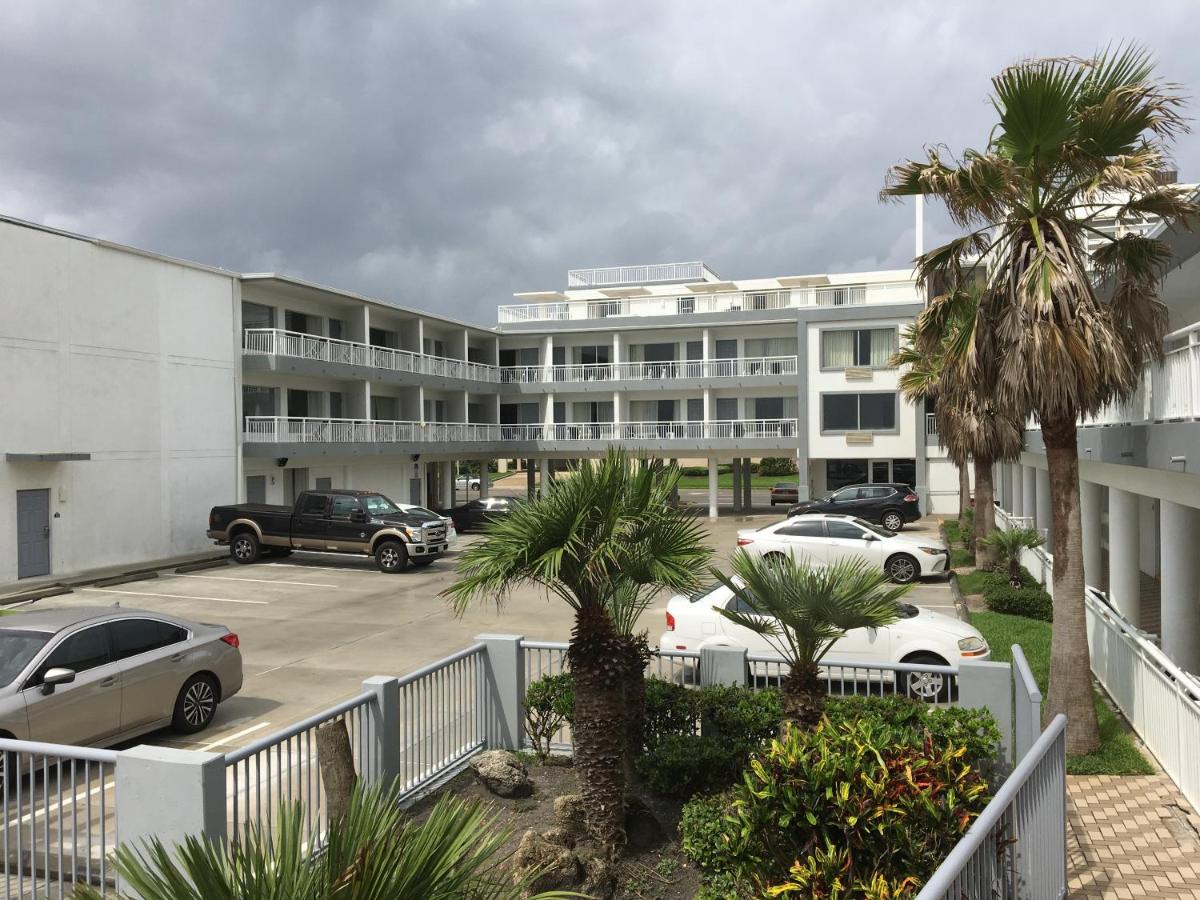 | Arya Blu Inn and Suites
