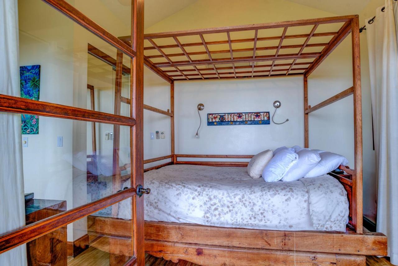 | Ho'oilo House