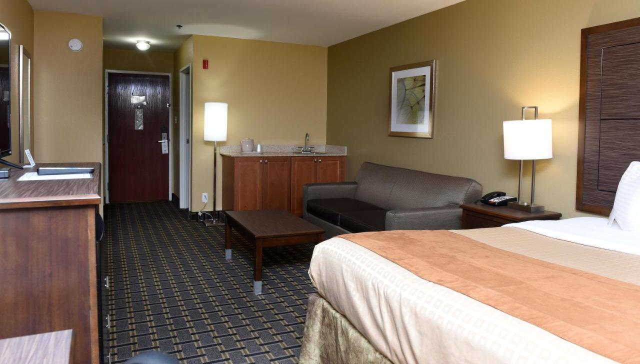 King Suite at Best Western Zachary Inn