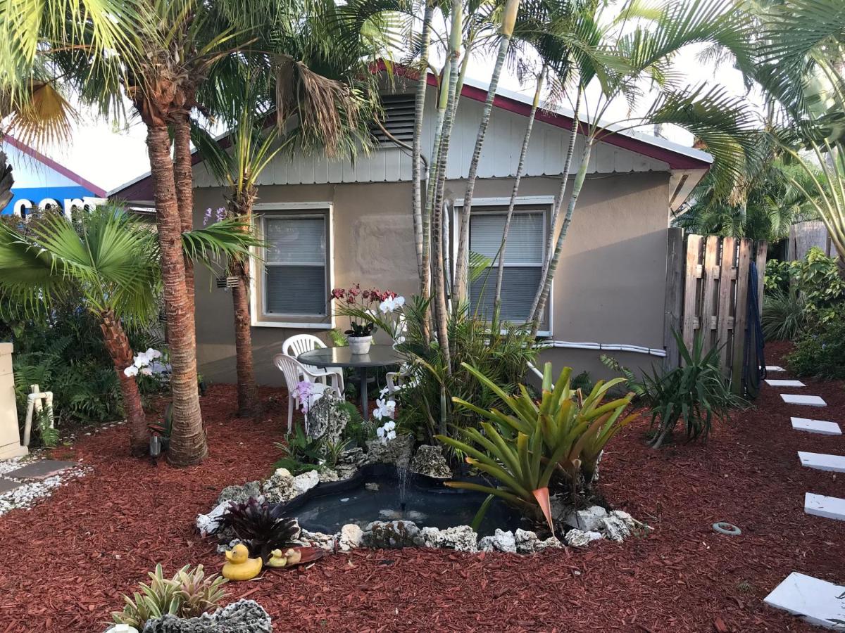 | INN LEATHER GUEST HOUSE-GAY MALE ONLY