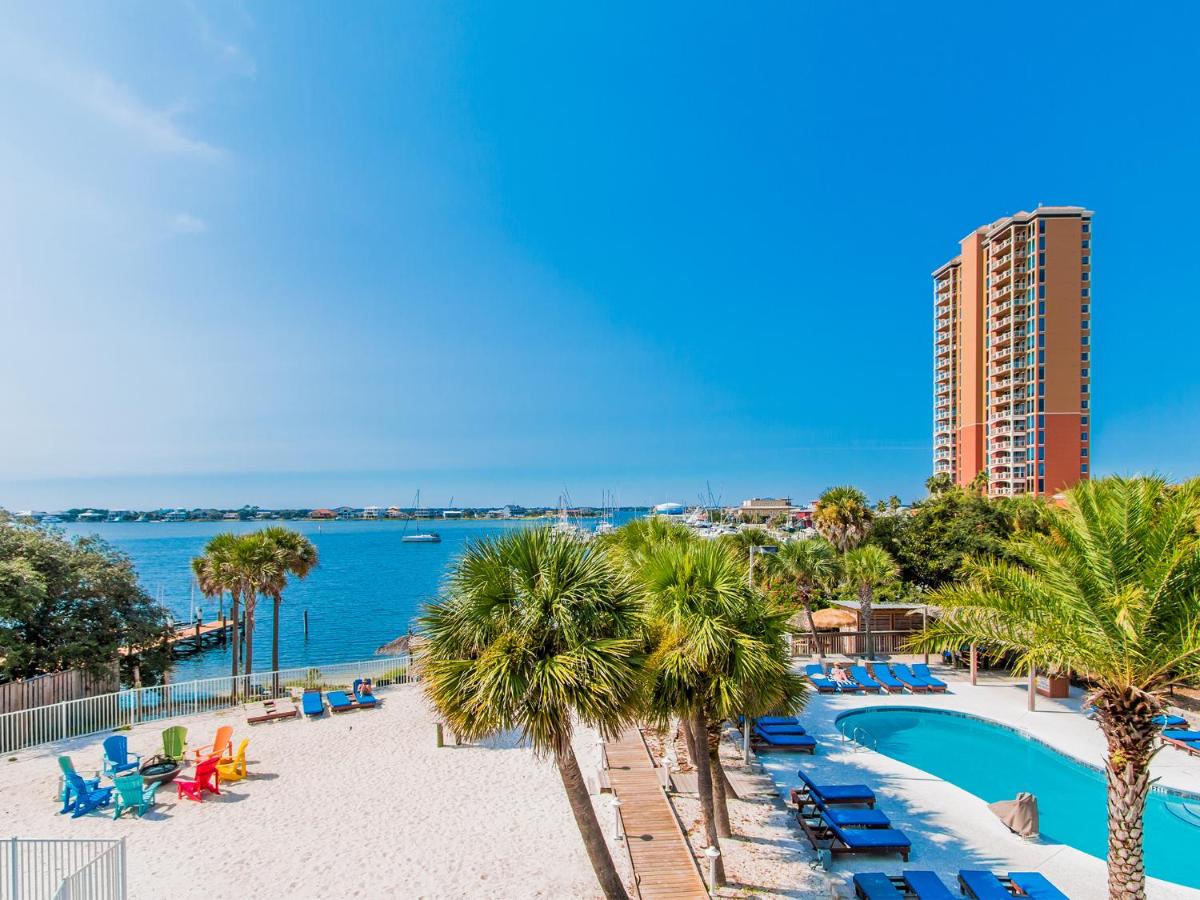 | Surf & Sand Hotel