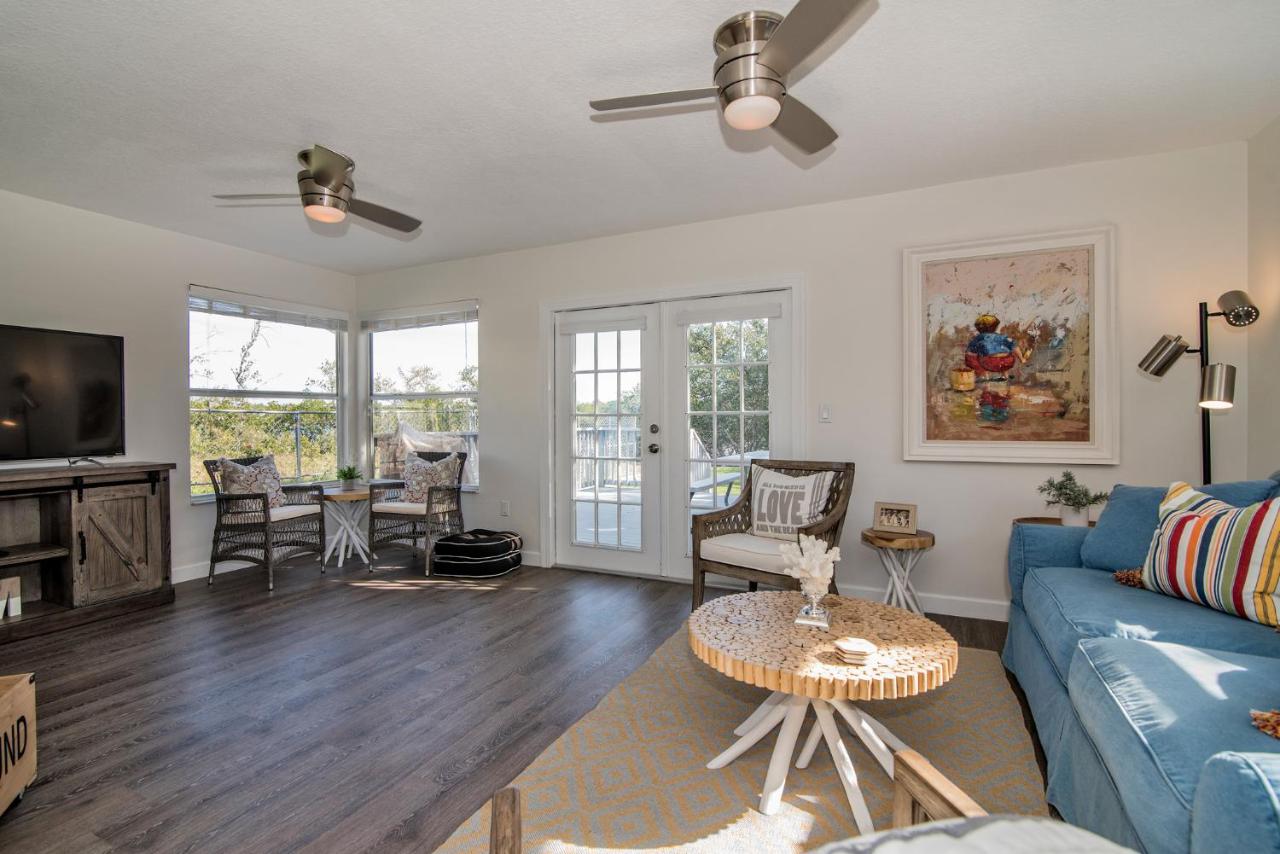 | Seaside Cottage B