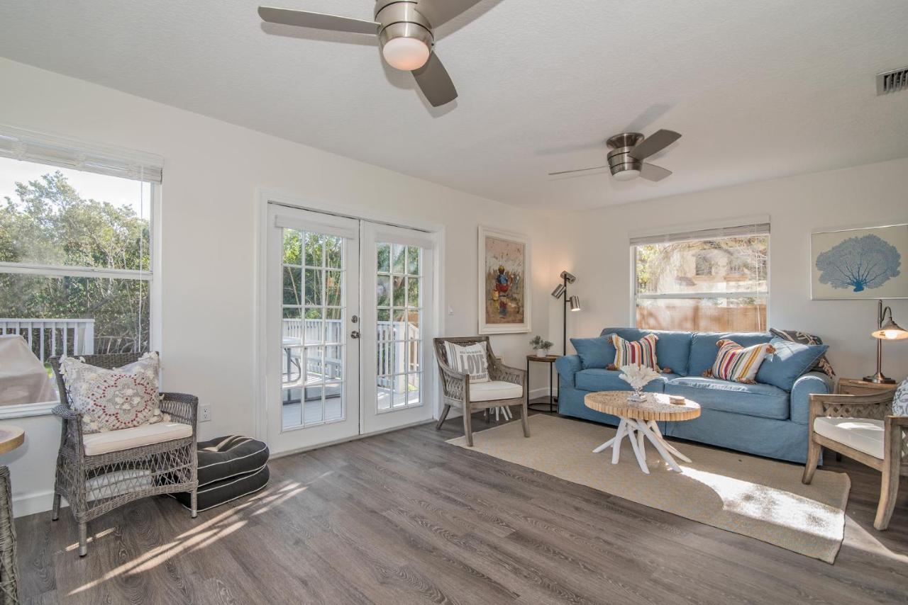 | Seaside Cottage B
