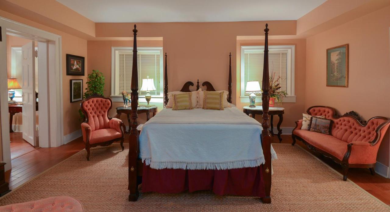 | Choctaw Hall Bed & Breakfast