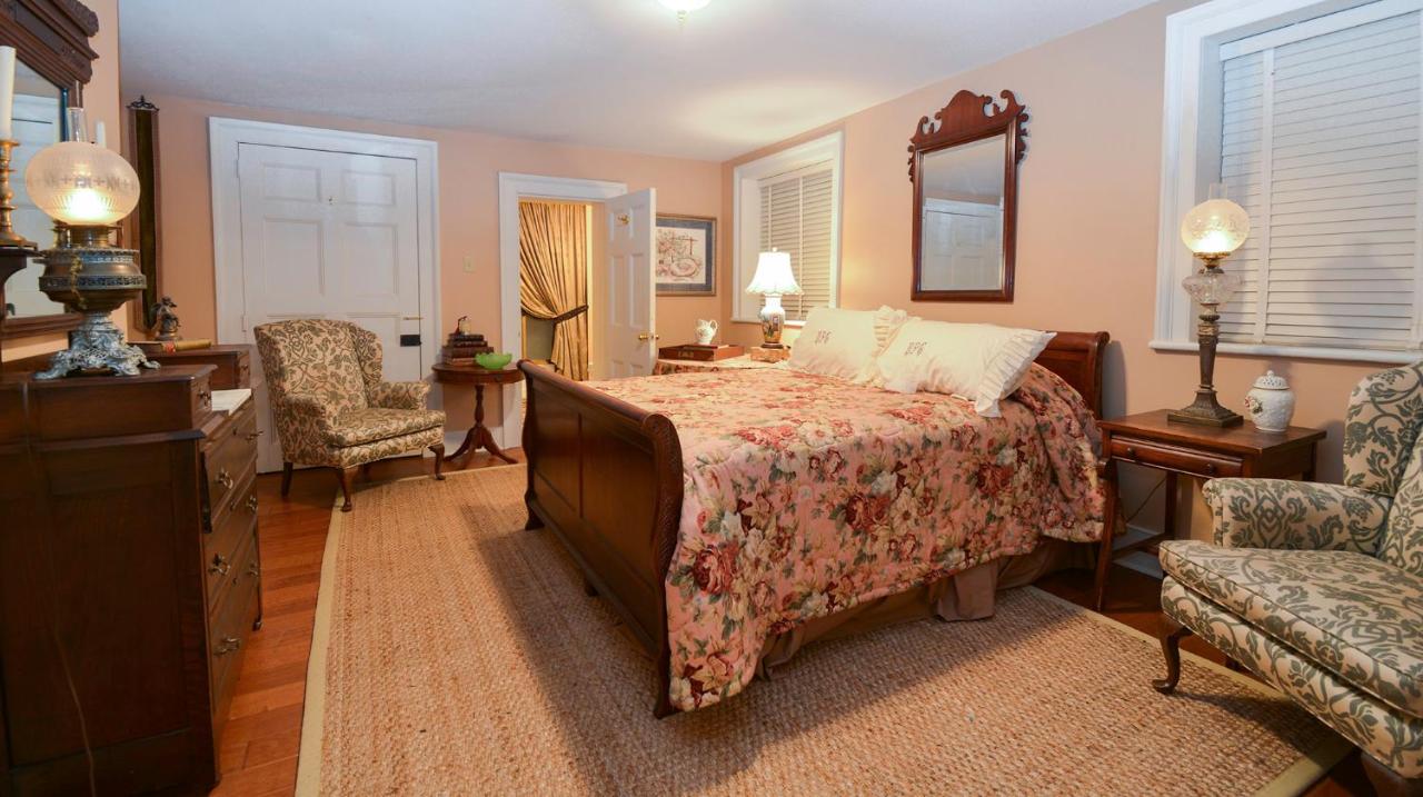 | Choctaw Hall Bed & Breakfast