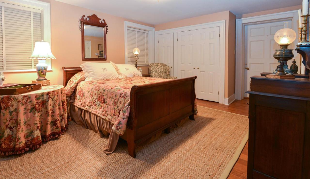 | Choctaw Hall Bed & Breakfast