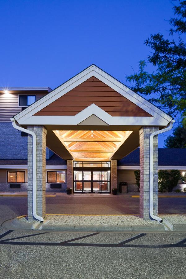 Premier Queen Suite - Non-Smoking at AmericInn by Wyndham Apple Valley