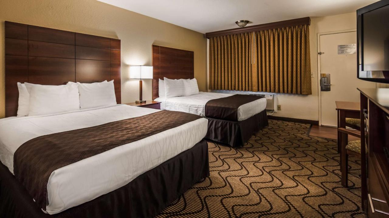 Queen Room with Two Queen Beds - Non-Smoking at Best Western Heritage Inn