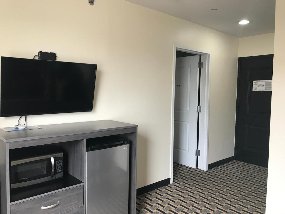 Deluxe Suite at Bogart Hotel