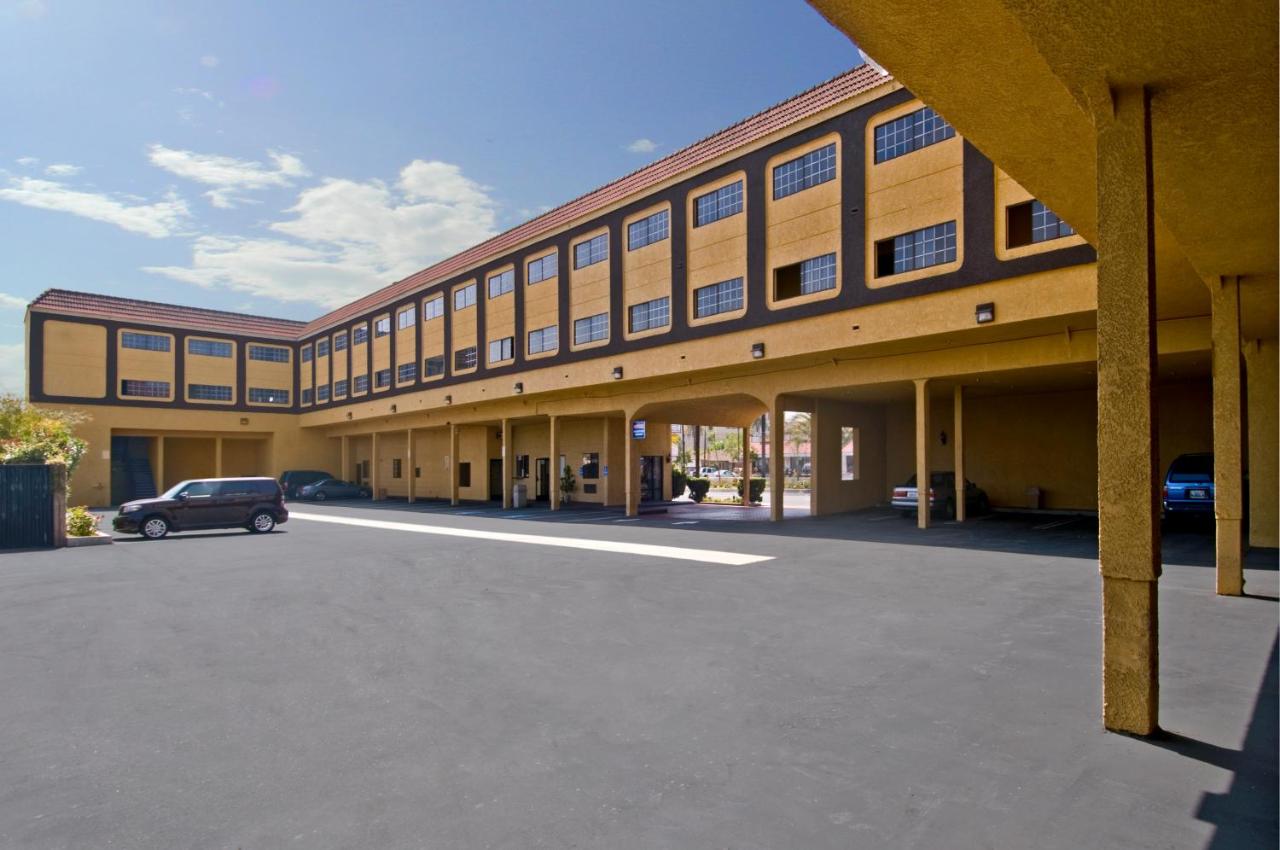 | LAX Stadium Inn