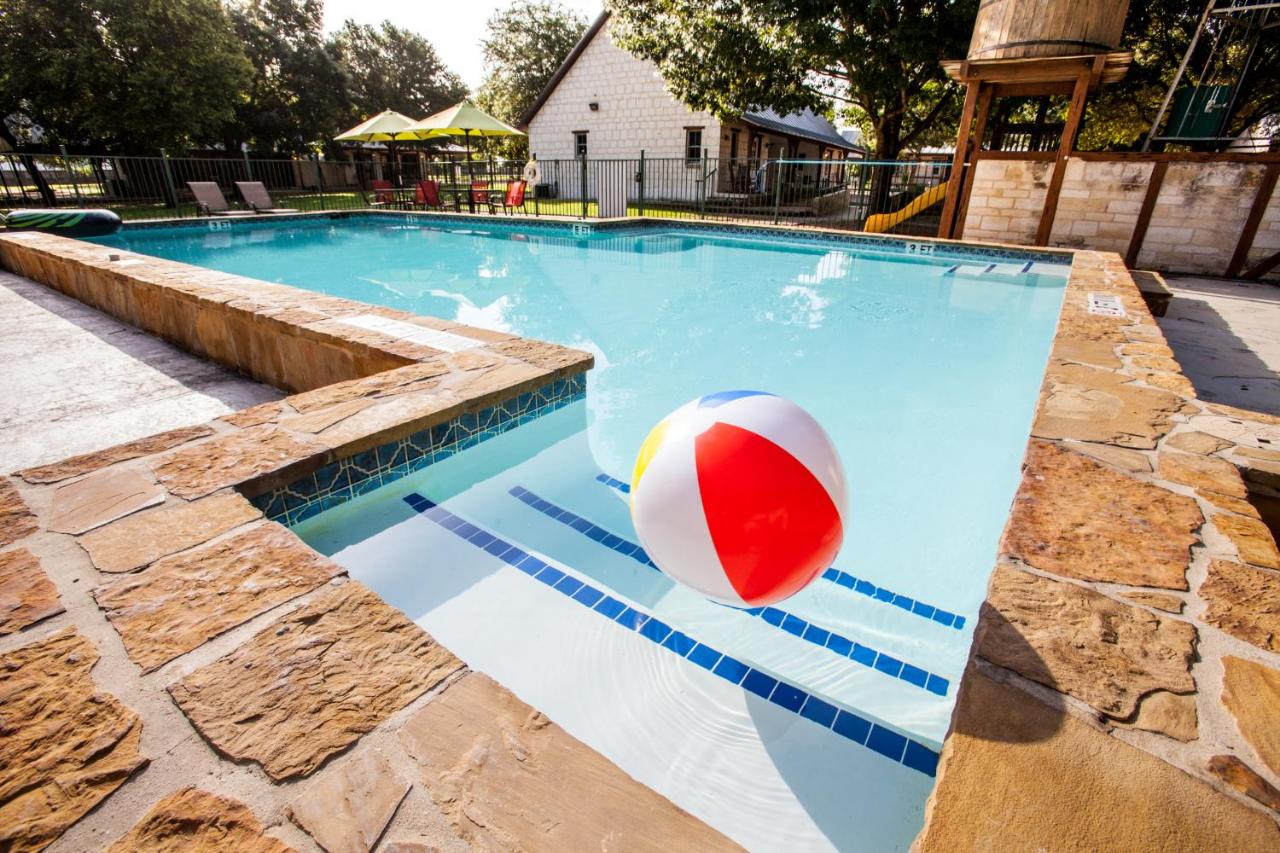 | Gruene Cottages