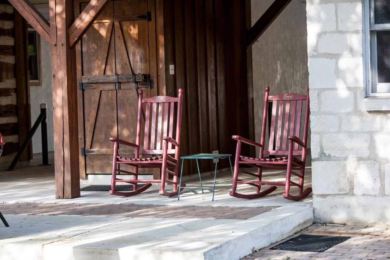 | Gruene Cottages