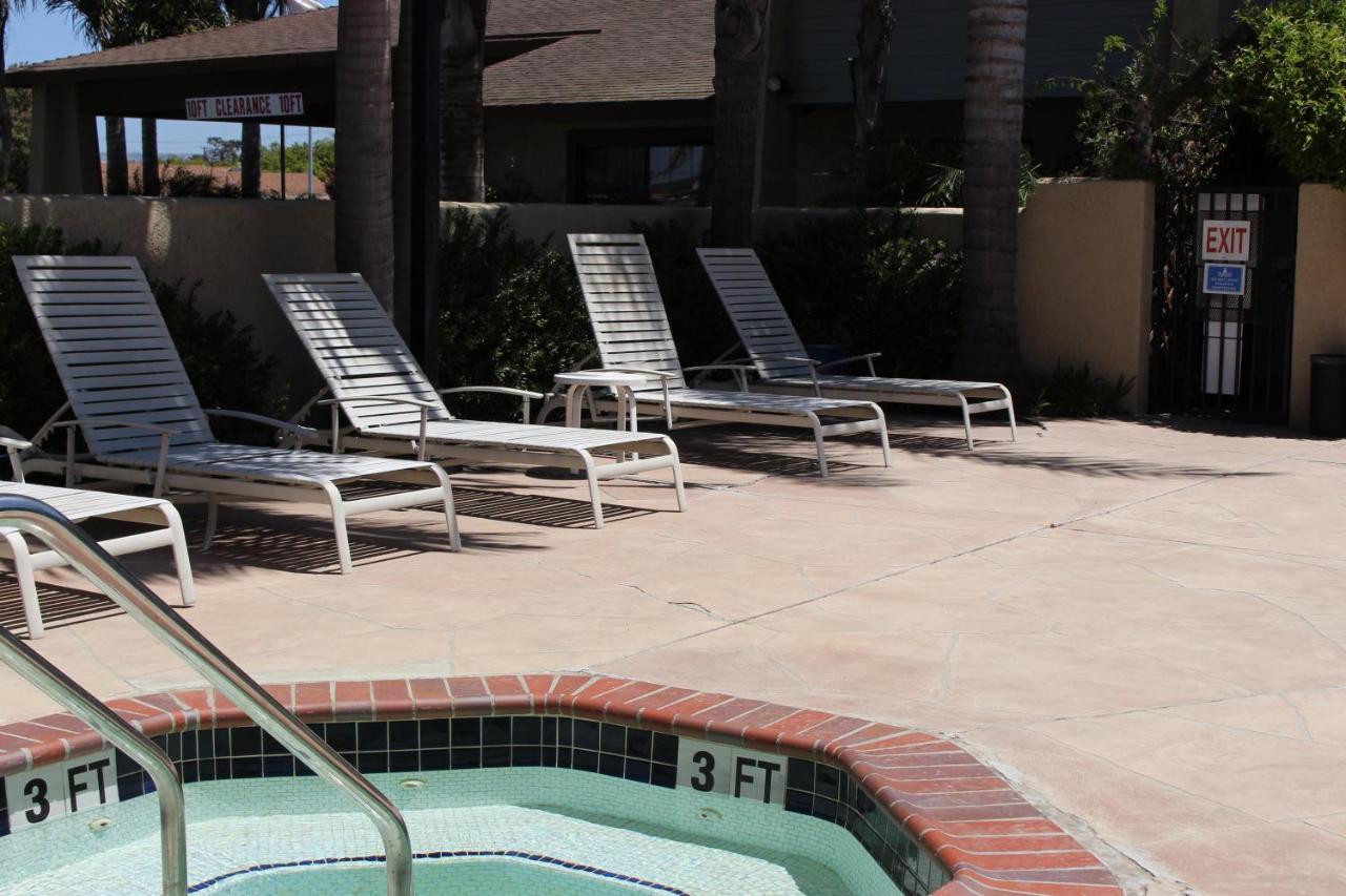  | O'Cairns Inn and Suites