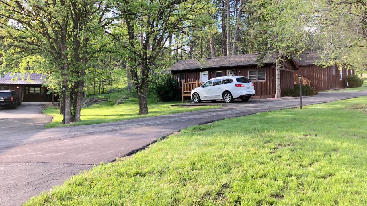 Deluxe Family Suite at Rockerville Lodge & Cabins