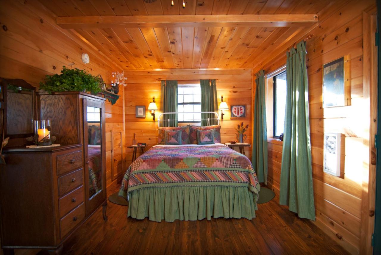 | Mountain Springs Cabins