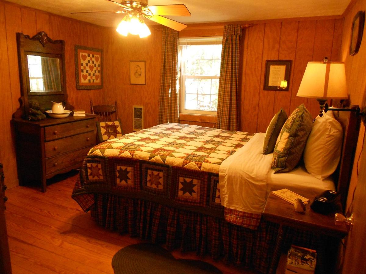 | Mountain Springs Cabins