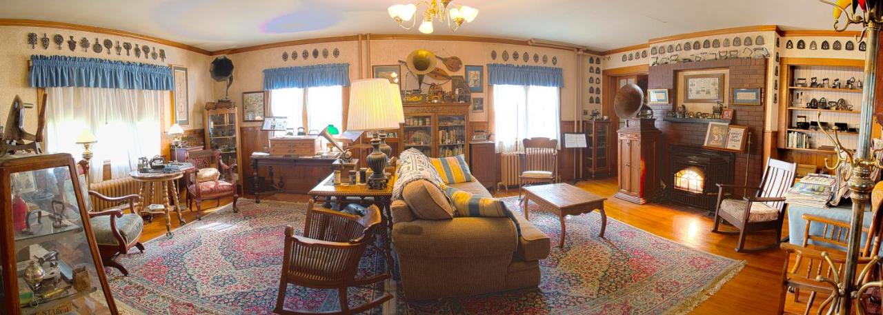  | Old Iron Inn Bed and Breakfast
