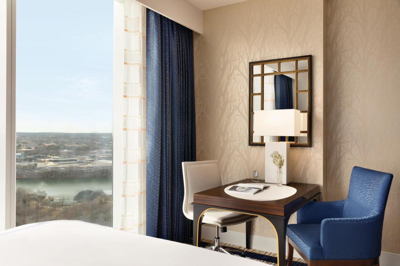 Deluxe King Room at Fairmont Austin