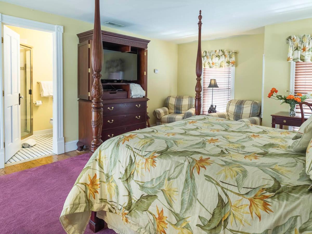 | George Brooks House B&B