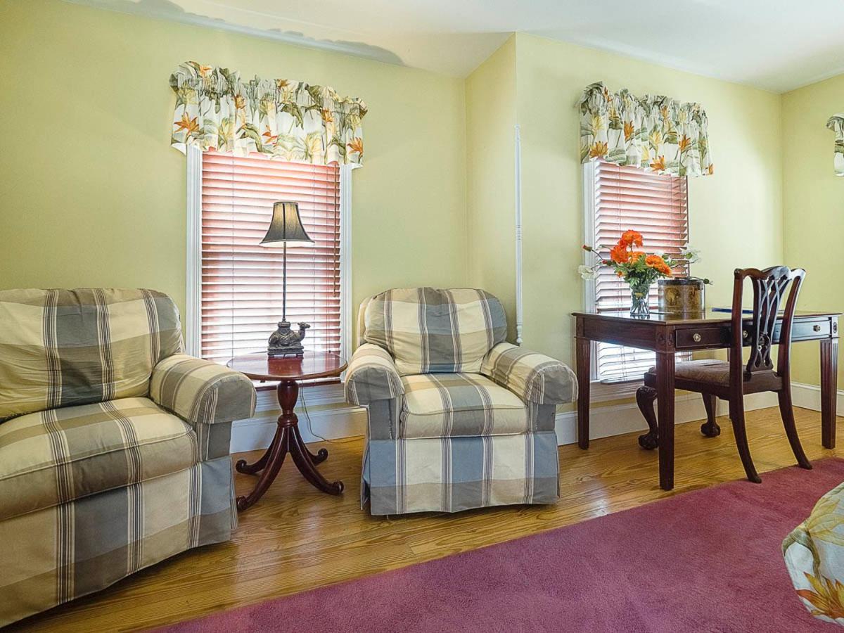 | George Brooks House B&B