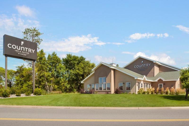 | Country Inn & Suites by Radisson, Baxter, MN